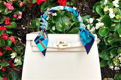 hermes bag with scarf handle|how to wear Hermes twilly.